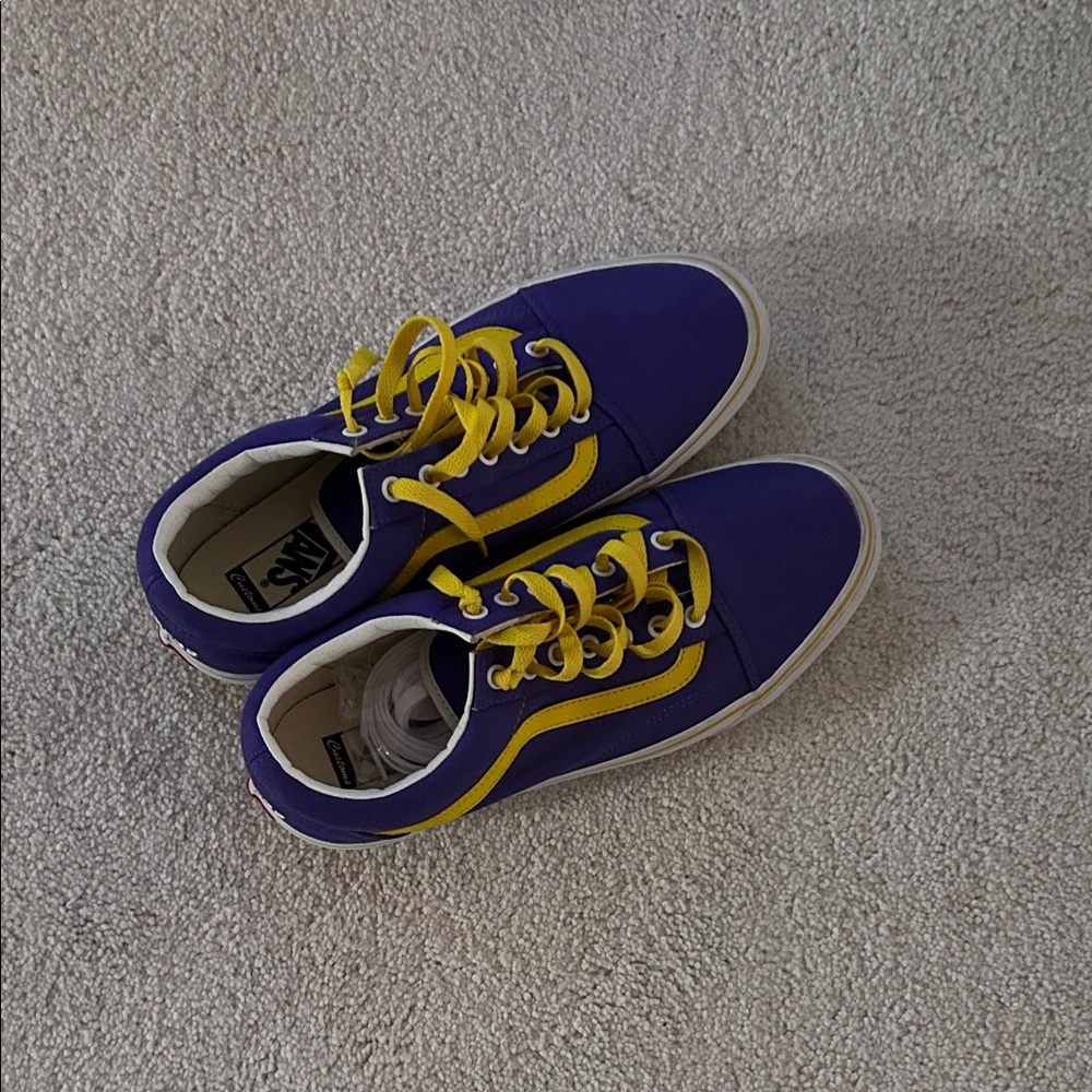 Vans mens Lakers shoes